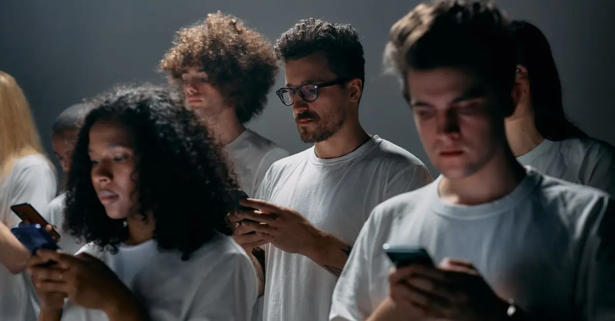 How Mobile Technology Is Transforming Everyday Communication