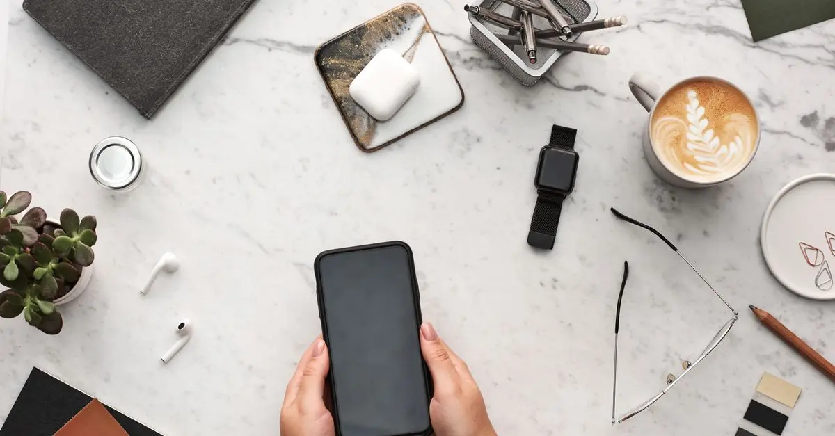 Top Mobile Accessories for Enhancing Your Smartphone Experience
